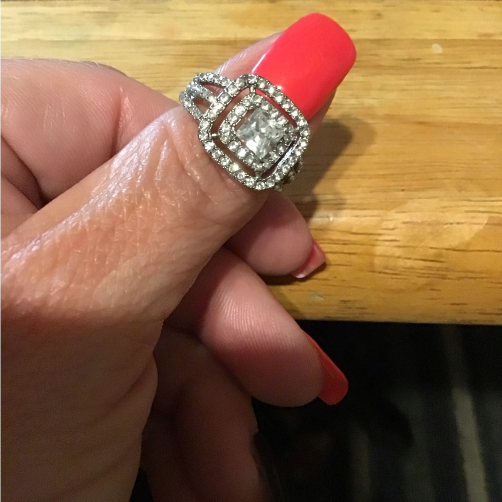 Ring - Picture 2 of 5